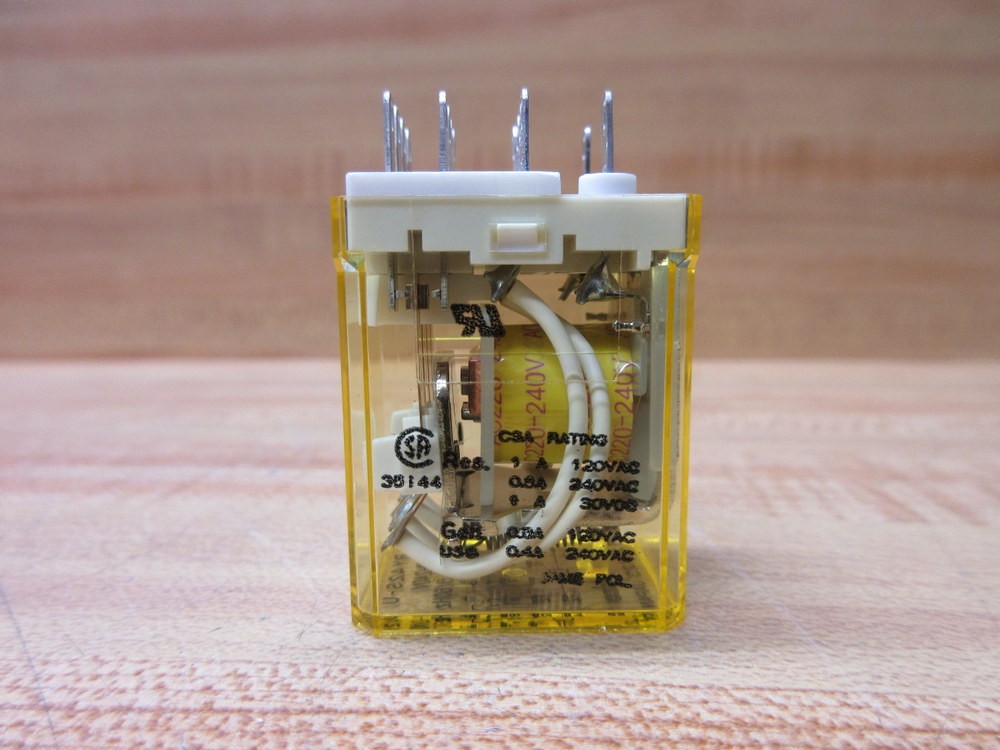 IDEC RY42S-U-AC220-240V Relay RY42S-U-220-240V AC