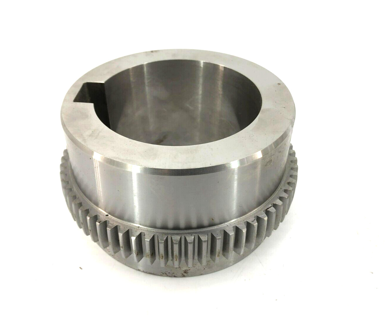New Ameridrives 015611-22 Flex Hub and Sleeve 3-1/2″ Bore 8-1/4″ Flange
