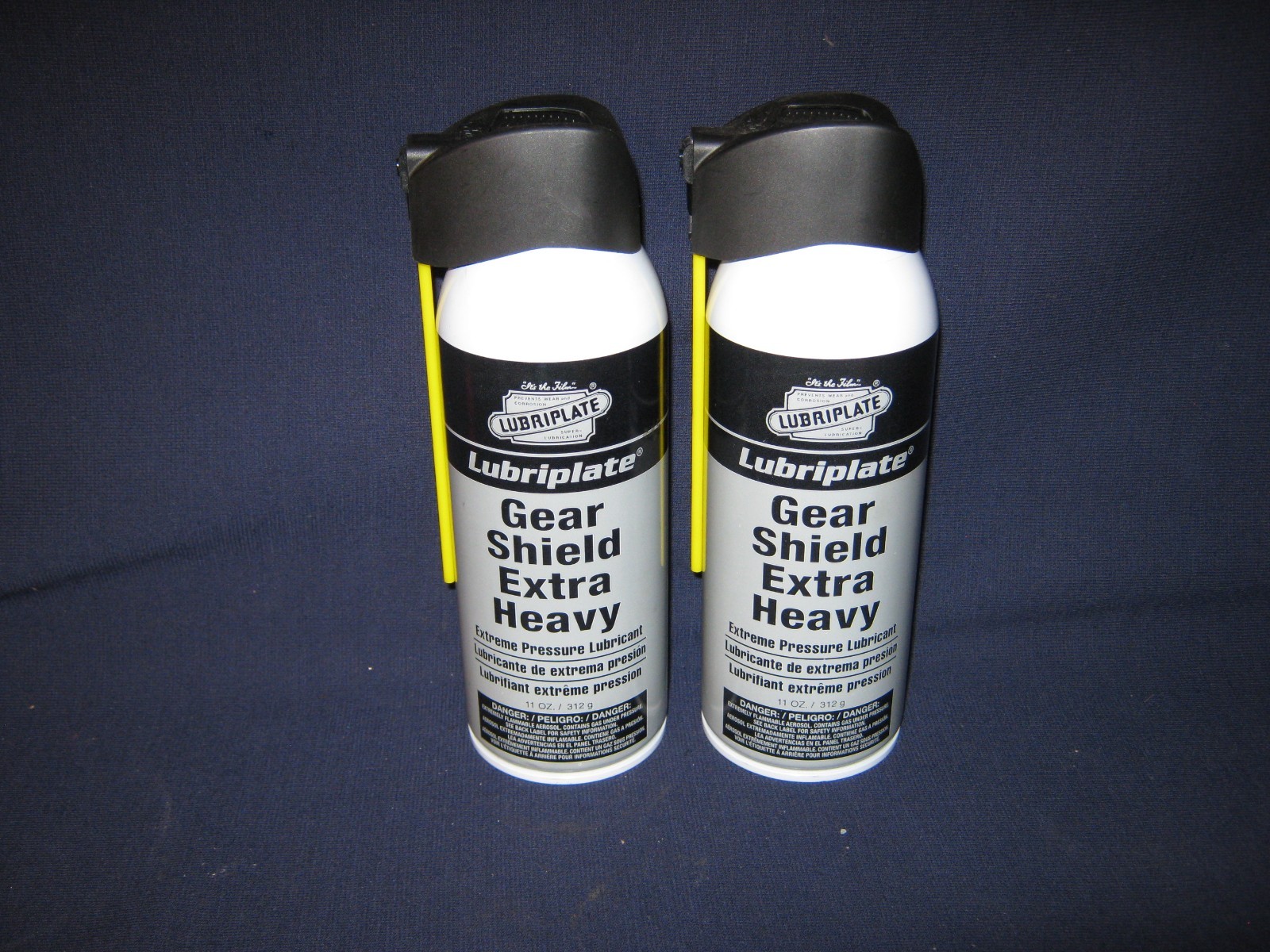 TWO {2} LUBRIPLATE 11 OZ AEROSOL GEAR SHIELD EXTRA HEAVY LUBRICANT-FREE SHIP-BN4