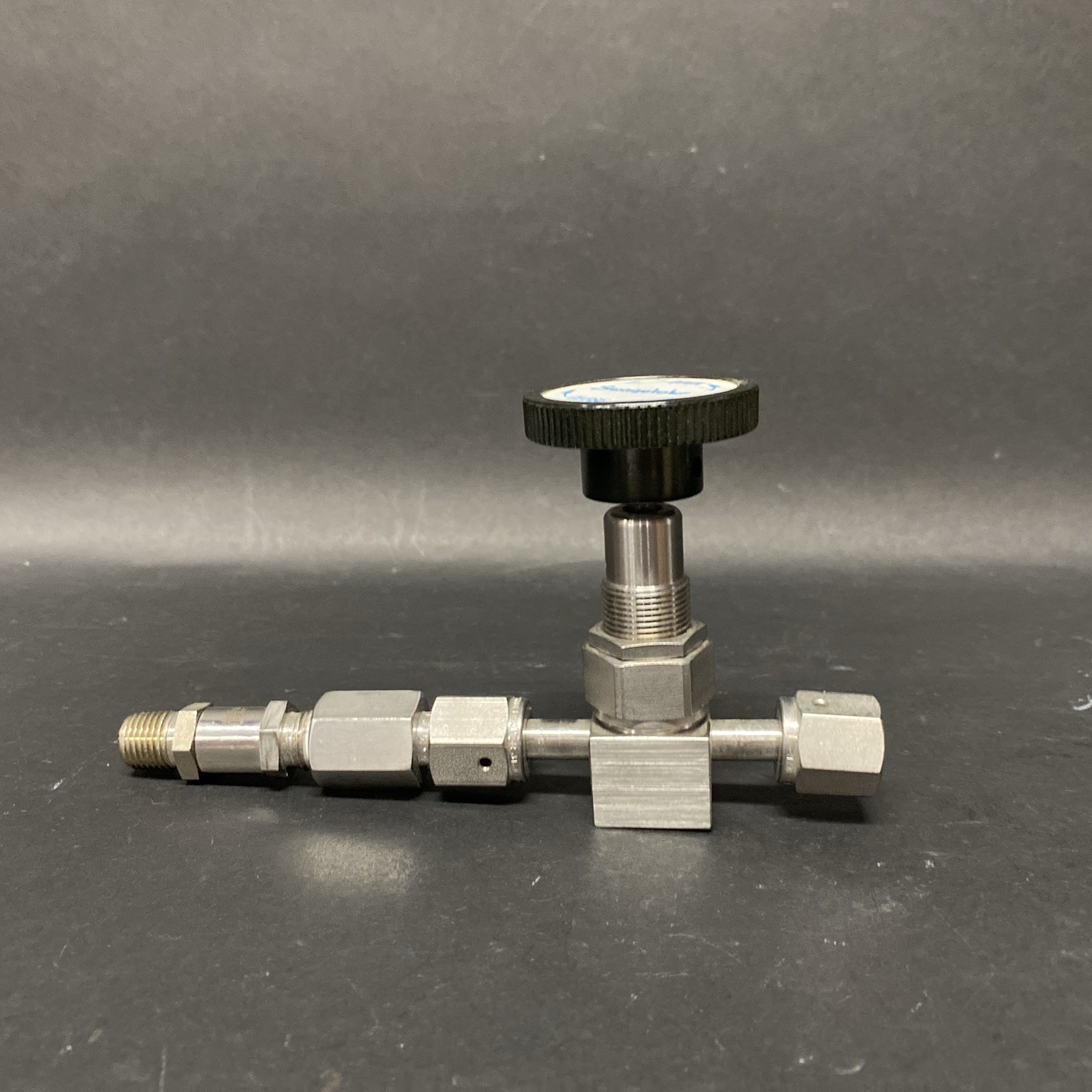 NICE CLEAN SWAGELOK BELLOWS VALVE SS-4BG-V51 With Check Valve SS-4C2-1 1 PSI YA