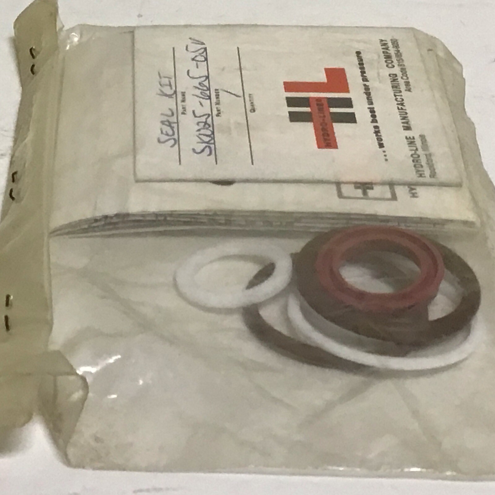 NEW, HYDRO-LINE EATON CUTLER HAMMER SKN25-665-05V SEAL KIT CYLINDER ROD PISTON