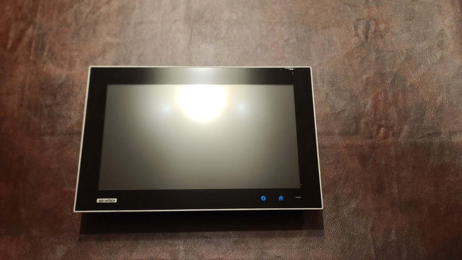 Read Advantech TPC-1551WP-E3AE 15.6″ Touch Panel Industrial Computer