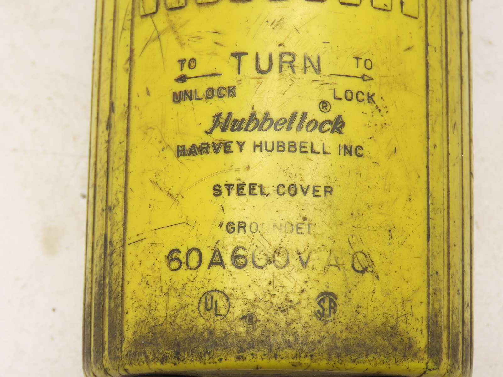 HUBBELL HUBBELLOCK Male Case PLUG 60A 600V 60 AMP steel cover Yellow