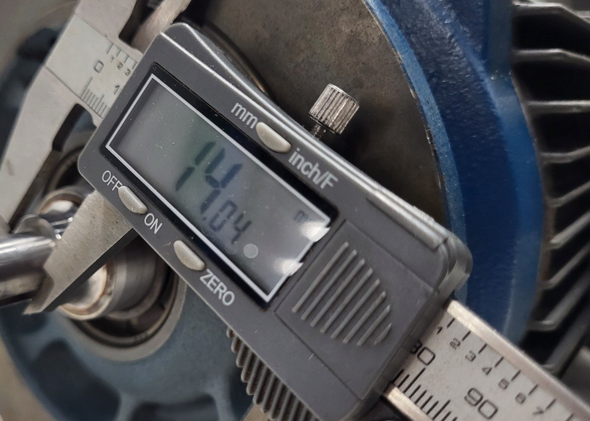 SEW EURODRIVE FA77/GDRE90L6 GEAR MOTOR 1HP 0.75kW 1180RPM RATIO: 188.40