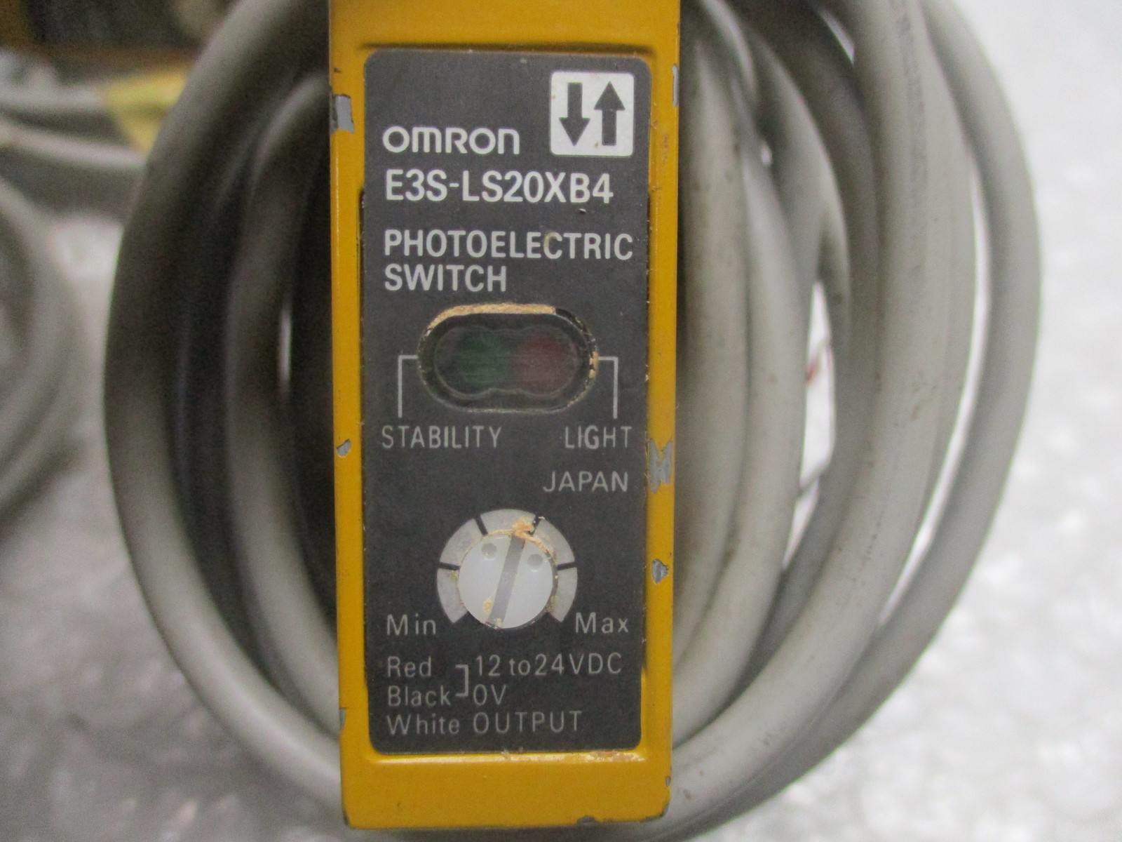 OMRON E3S-LS20XB4 SWITCH LOT OF 3 UNMP