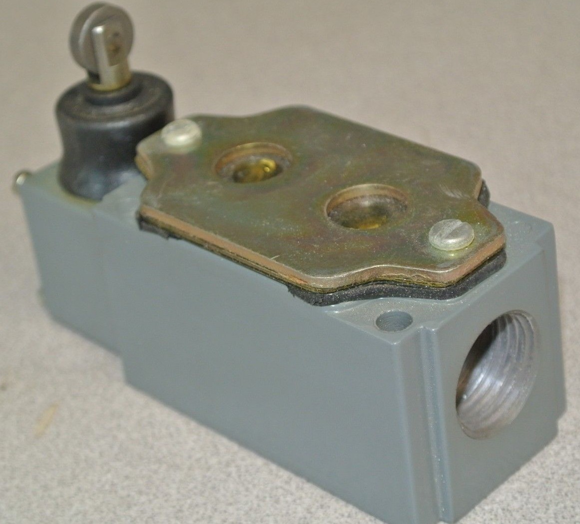 ALLEN-BRADLEY 802T-K1N Series D / OILTIGHT LIMIT SWITCH / / NEW SURPLUS