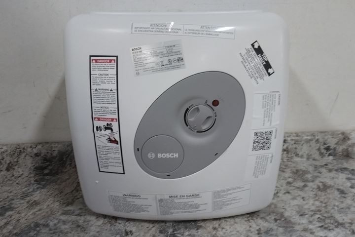 Bosch ES8 7.1 Gal Tank Capacity 120VAC Point-of-Use Water Heater (C)
