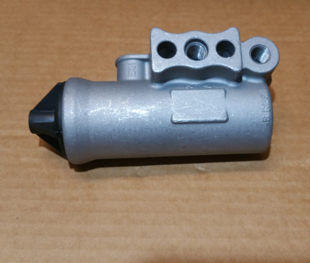 Genuine HD Plus H284358 Air Brake Compressor HD Plug Governor