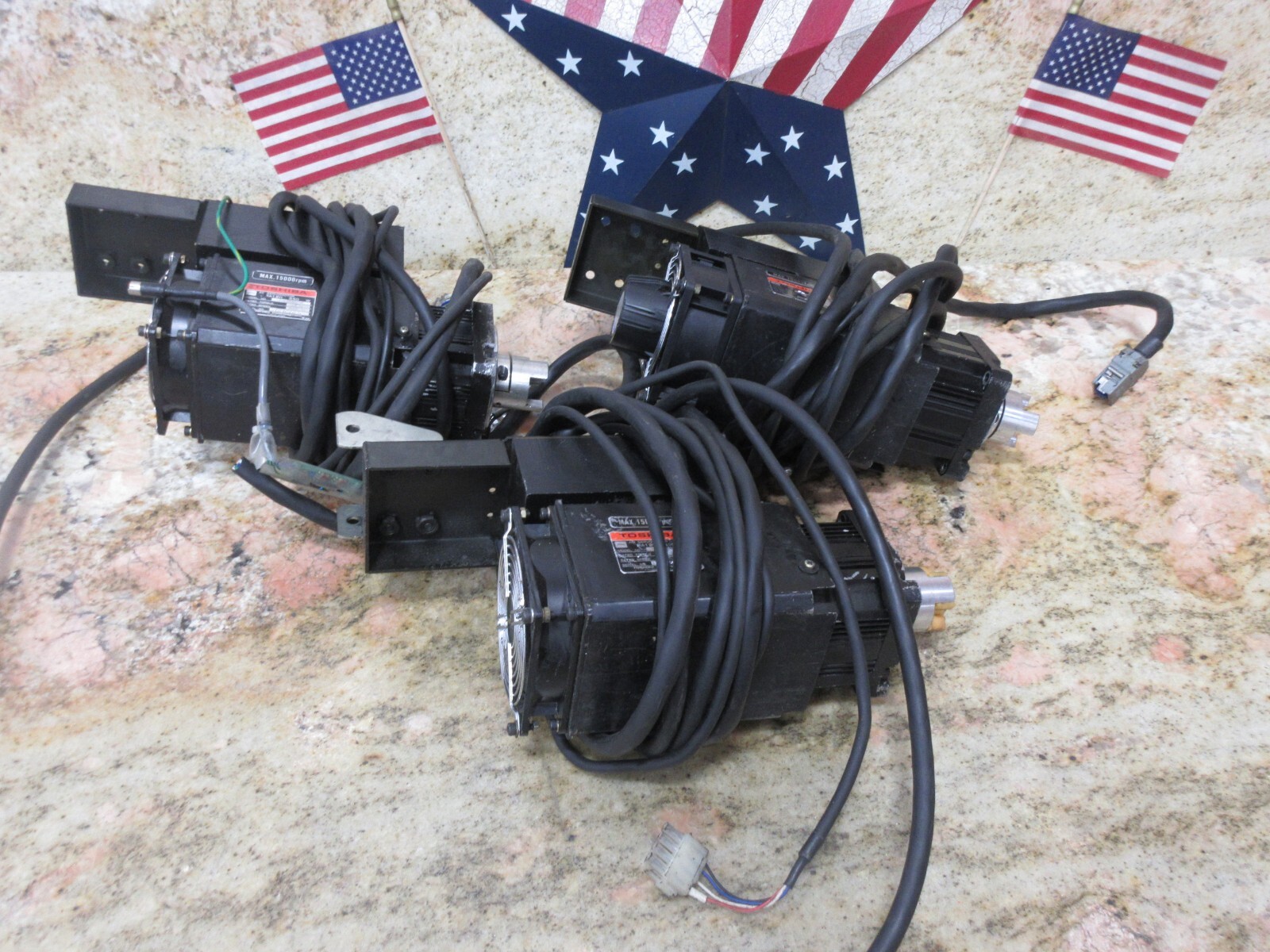 *SPECIAL* TOSHIBA AC SERVO MOTOR RA12H 650W 12H2-0650RWF LOT OF 3 PIECES