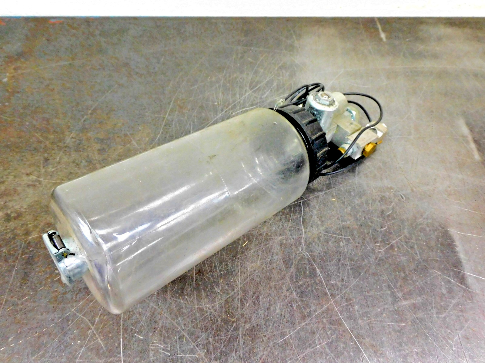 LDI Drip Chain Lubricator Oiler Dual Solenoid Controlled 24 vdc