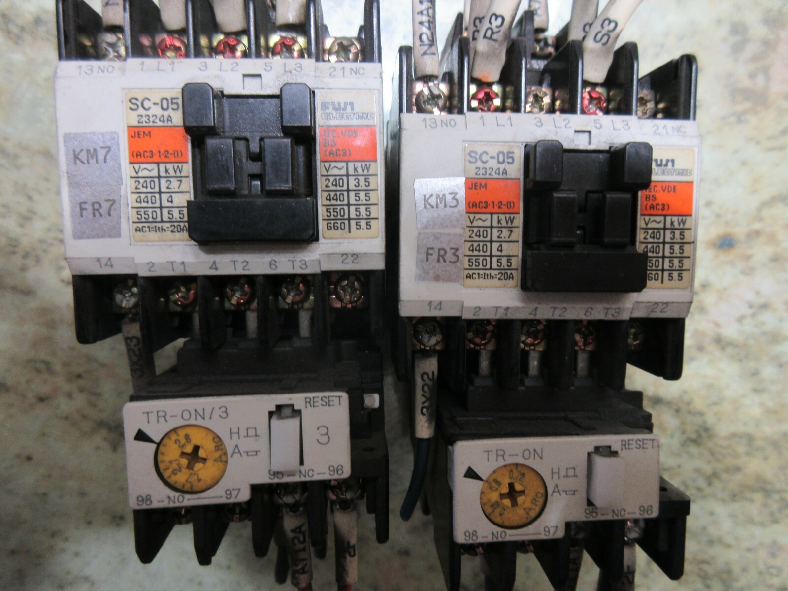 FUJI CONTACTOR SC-05 JEM AC3 1-2-0 TR-ON/3 OKUMA MC-50VA CNC VERTICAL MILL LOT