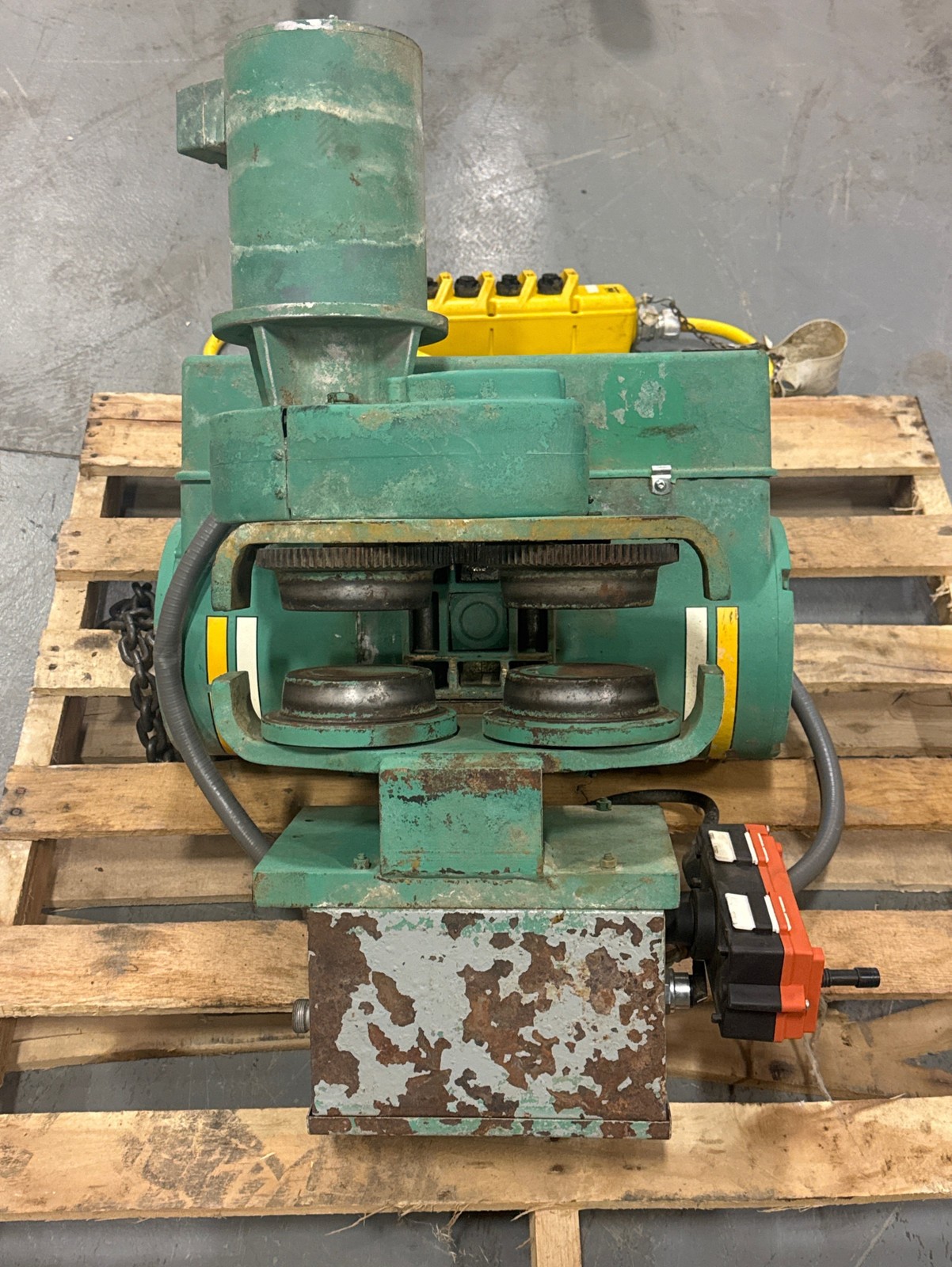 P&H ZIP III 2 TON ELECTRIC CHAIN HOIST 230/480V 3PH W/TROLLEY