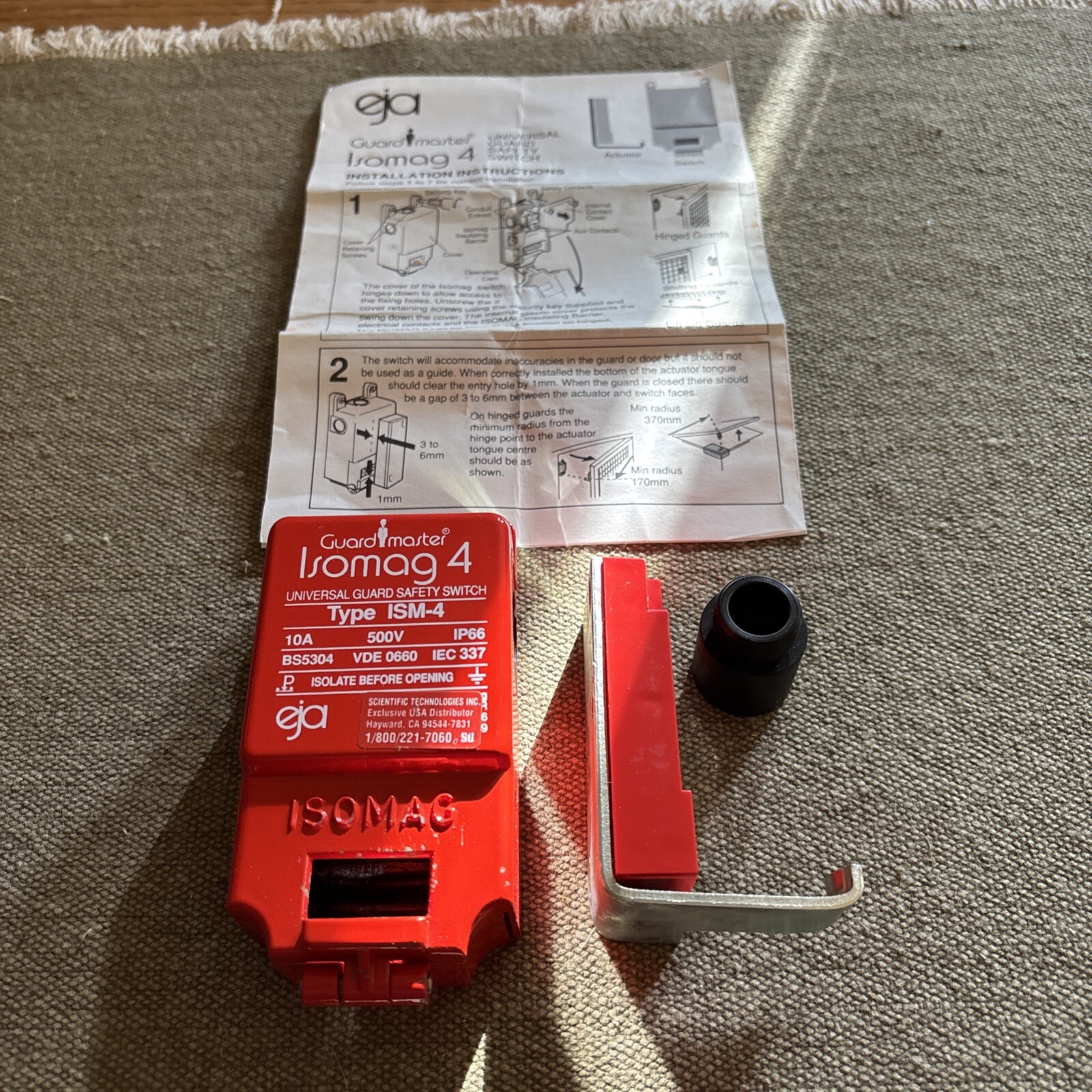 GUARD MASTER, STI. ISOMAG 4 UNIVERSAL GUARD ISM-4 SAFETY SWITCH, 10A 500V IP66