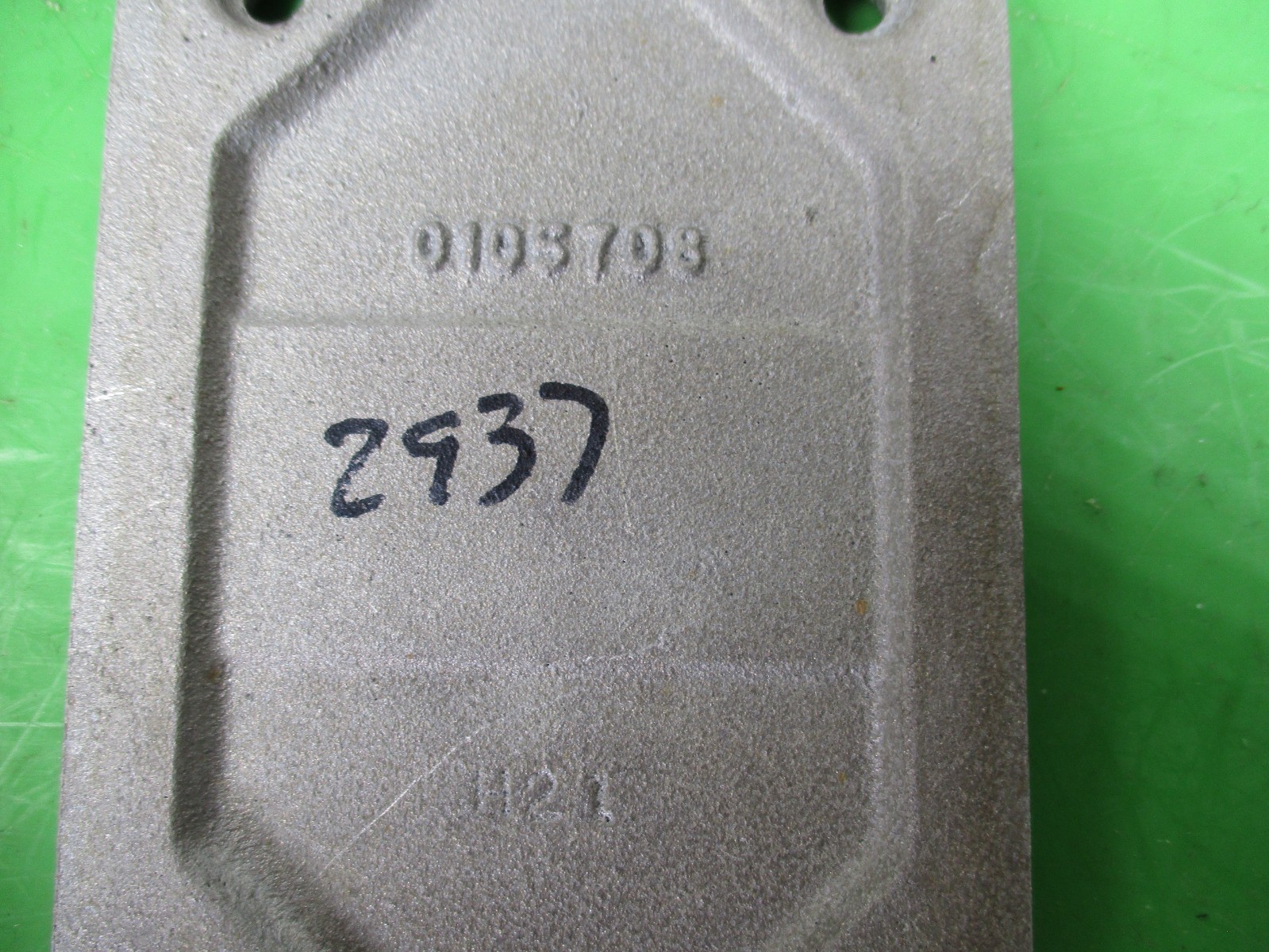 DS100G CROUSE-HINDS FS/FD SGL GNG CaST IRON SURFACE/FLUSH Switch BOX COVER