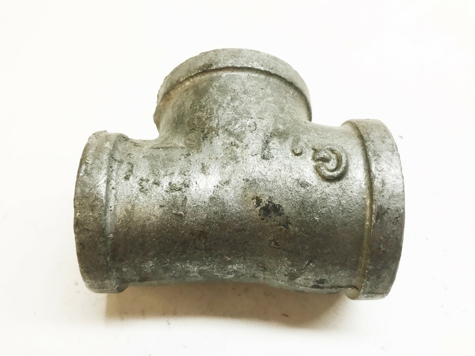 Unbranded Galvanized 1-3/4″ F x 1-3/4″ F x 1-1/2″ F Tee Coupling [Lot of 2] NOS