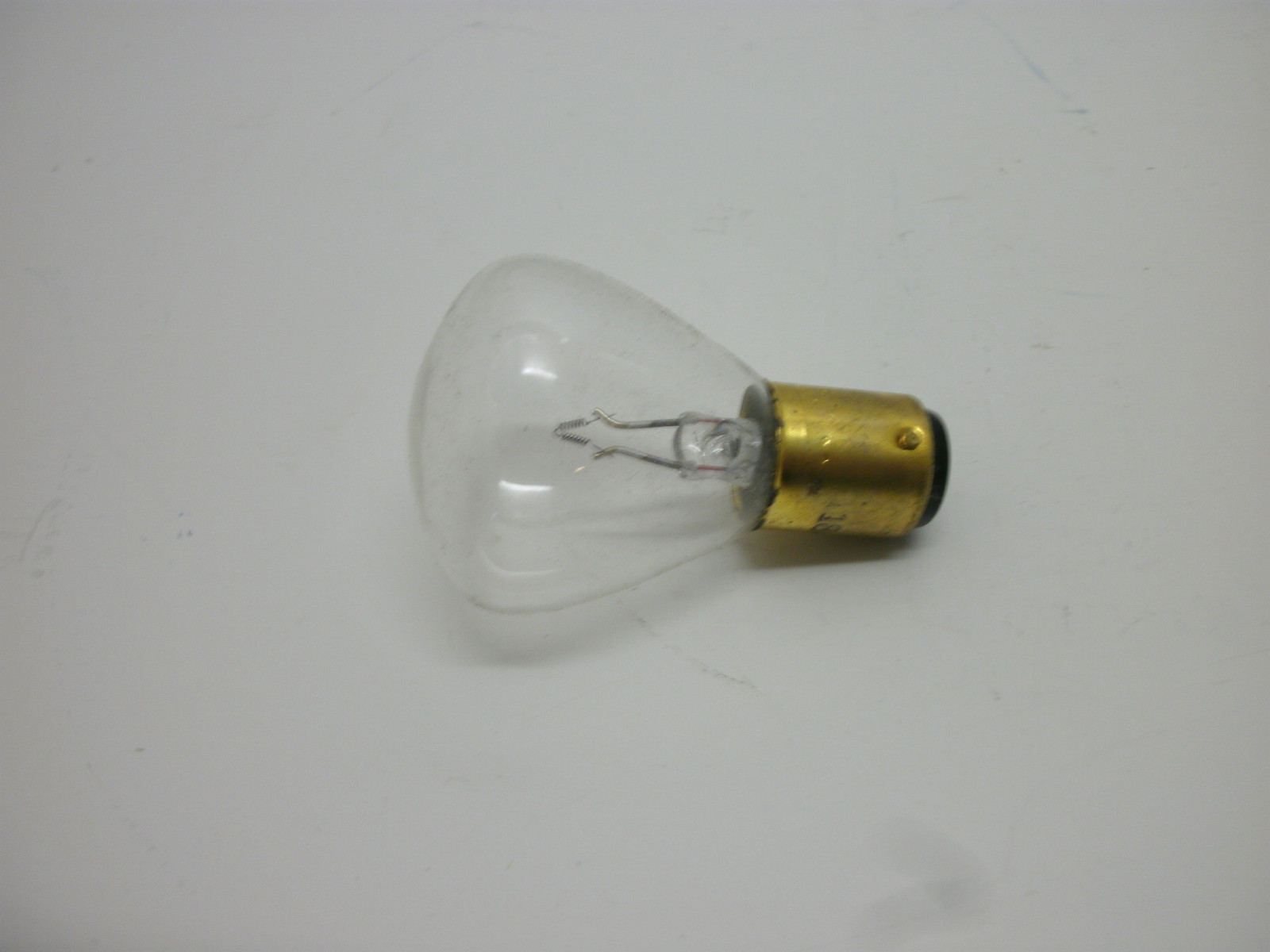 CHICAGO MINIATURE 1184 BULB 5.5V 6.25A 34.4W BA15d RP11 C2V CP 4 (1-BULB) NNB