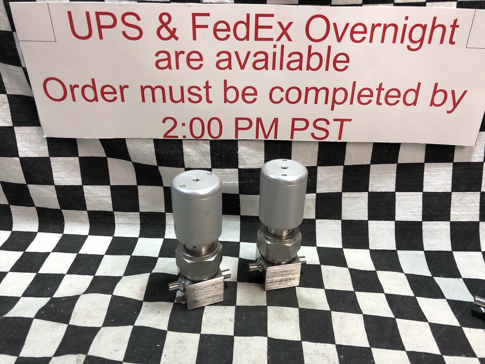 NUPRO Bellows Valve 1/4″ TBW, 6LV-BNBW4-P-C & 6LV-BNBW4-DU-C, Lot Of 2 #1370V1