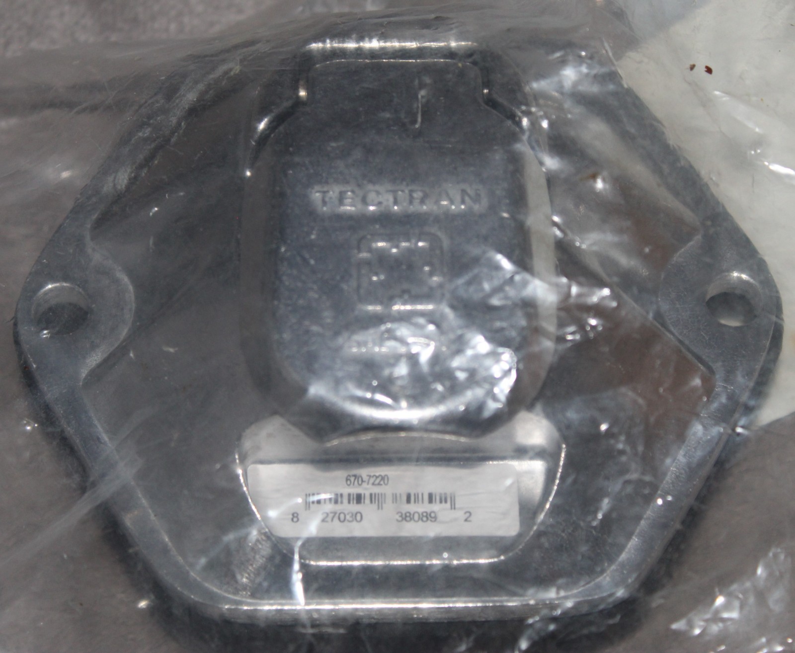 Tectran 670-7220 7 Way Socket + Circuit Breaker Split Pin 20A Trailer Receptacle