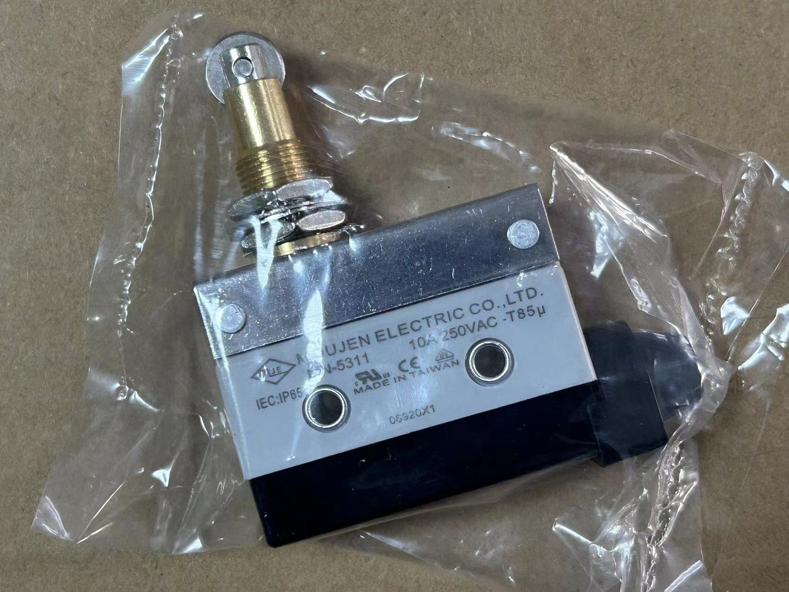 1 pcs moujen MN-5311 Limit switch