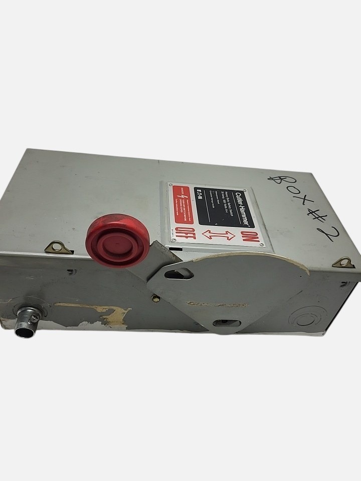 CUTLER HAMMER DH361FGK HEAVY DUTY SAFETY SWITCH 3 POLE, 30A W/ (3) FLSR30ID FUSE