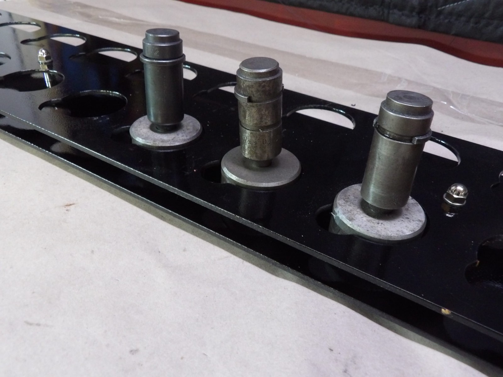 Die Holder for 2″ OD Ironworker die sets * Holds 22 Die sets !!!