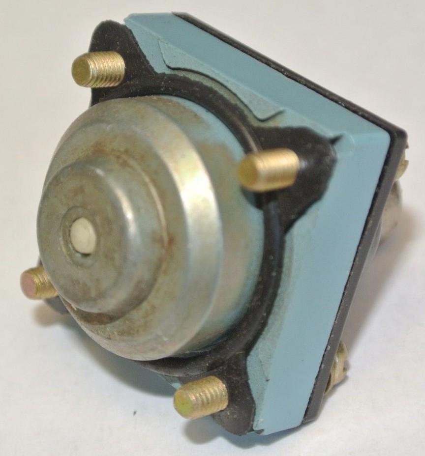 TELEMECANIQUE XCK-D10 LIMIT SWITCH PLUNGER-TYPE HEAD – NEW SURPLUS