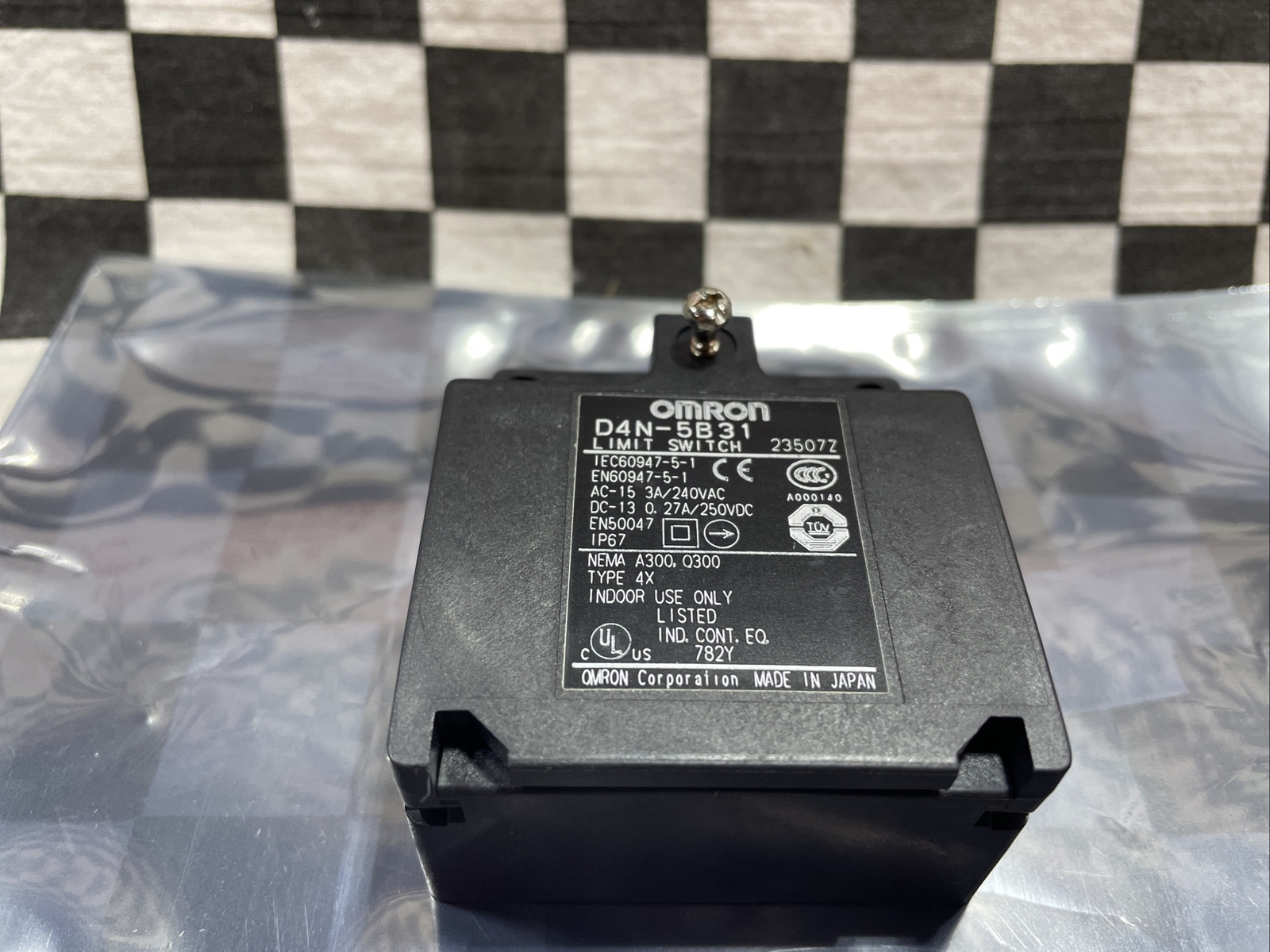 OMRON Limit Switch, D4N-5B31, D4N5B31, SHIPSAMEDAY#139M6