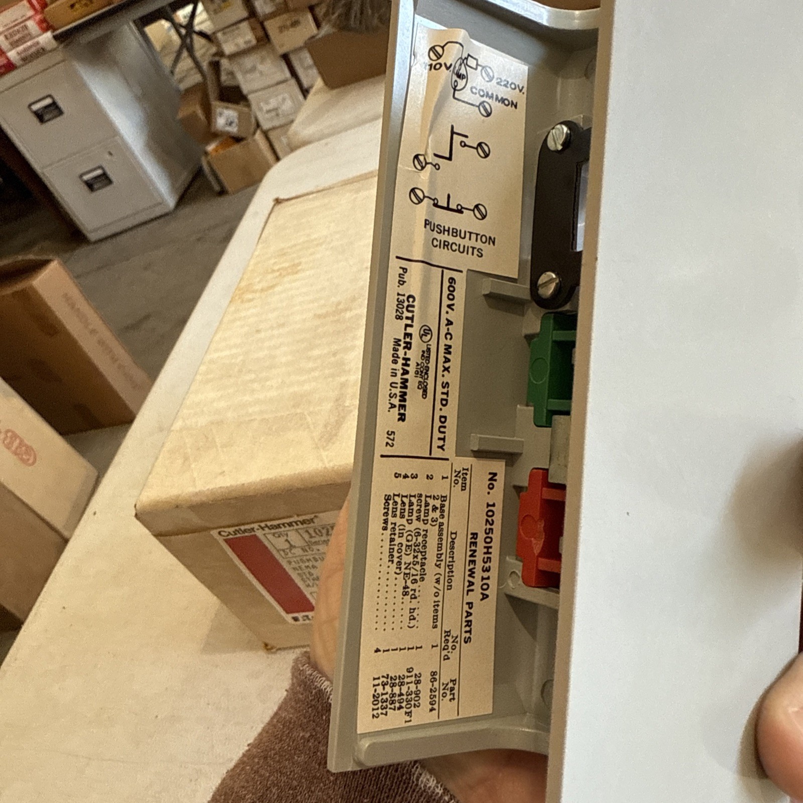 Cutler-Hammer 10250H5310A Push Button Control Station W/Lamp