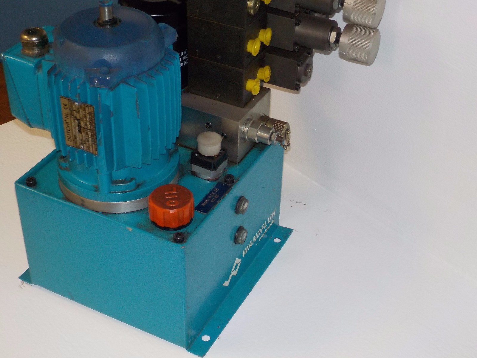 WANDFLUH HS3,2-4EAD-L1.3/0.18-BEGM USED HYDRAULIC SYSTEM HS324EADL13018BEGM
