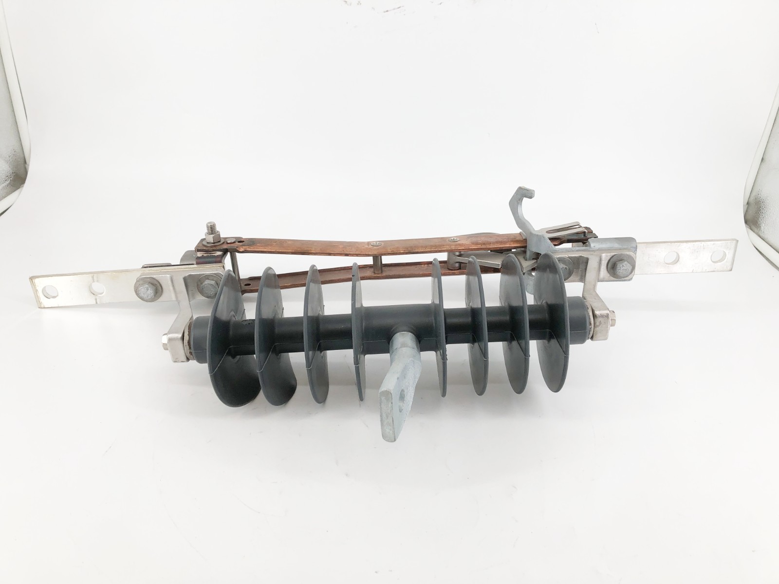 New Hubbell M3C259B Single Insulator Disconnect 25kV 900A