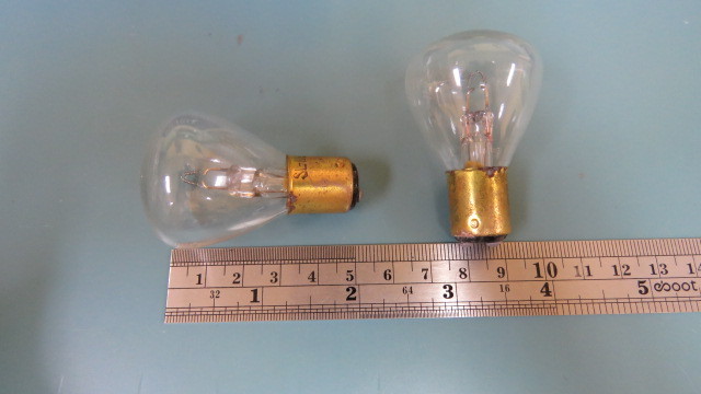 SPECTRO 1184 Qty of 10 per Lot RP11 bayonet base 1184 Lamp; 5.5V 5.0W