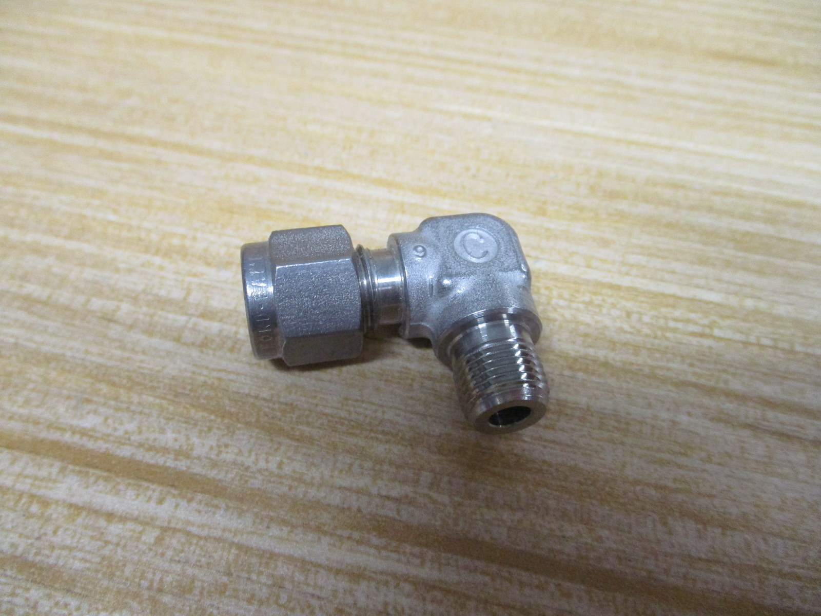 Swagelok SS-400-2-2 Cajon Tube Fitting Elbow SS40022 (Pack of 11)