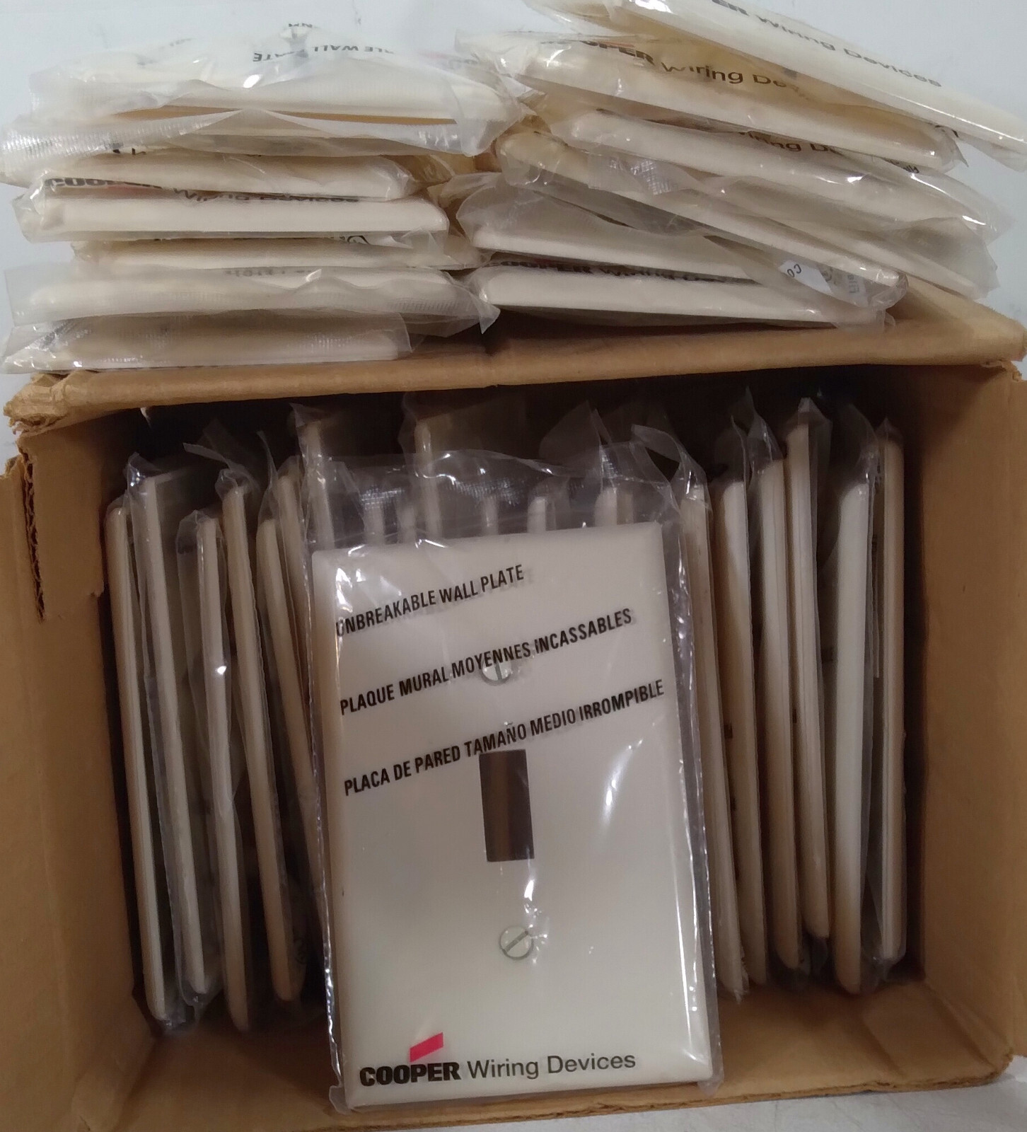 35 NEW COOPER PJ1A SINGLE GANG SWITCH COVER PLATES NNB ***MAKE OFFER***