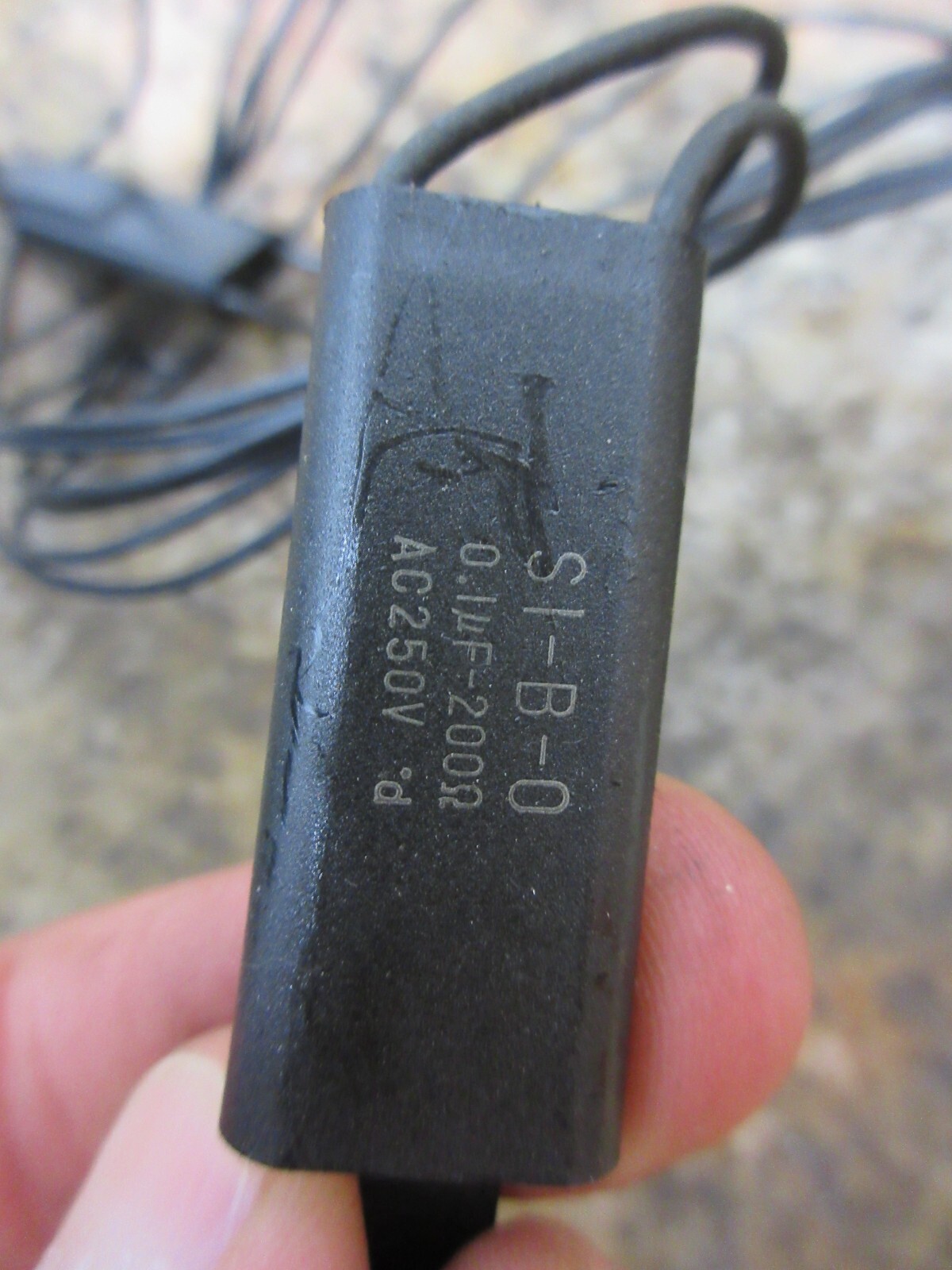 KIWA EXCEL 510 COLT SI-B-0 0.1UF-200 OHM LOT OF CAPACITORS