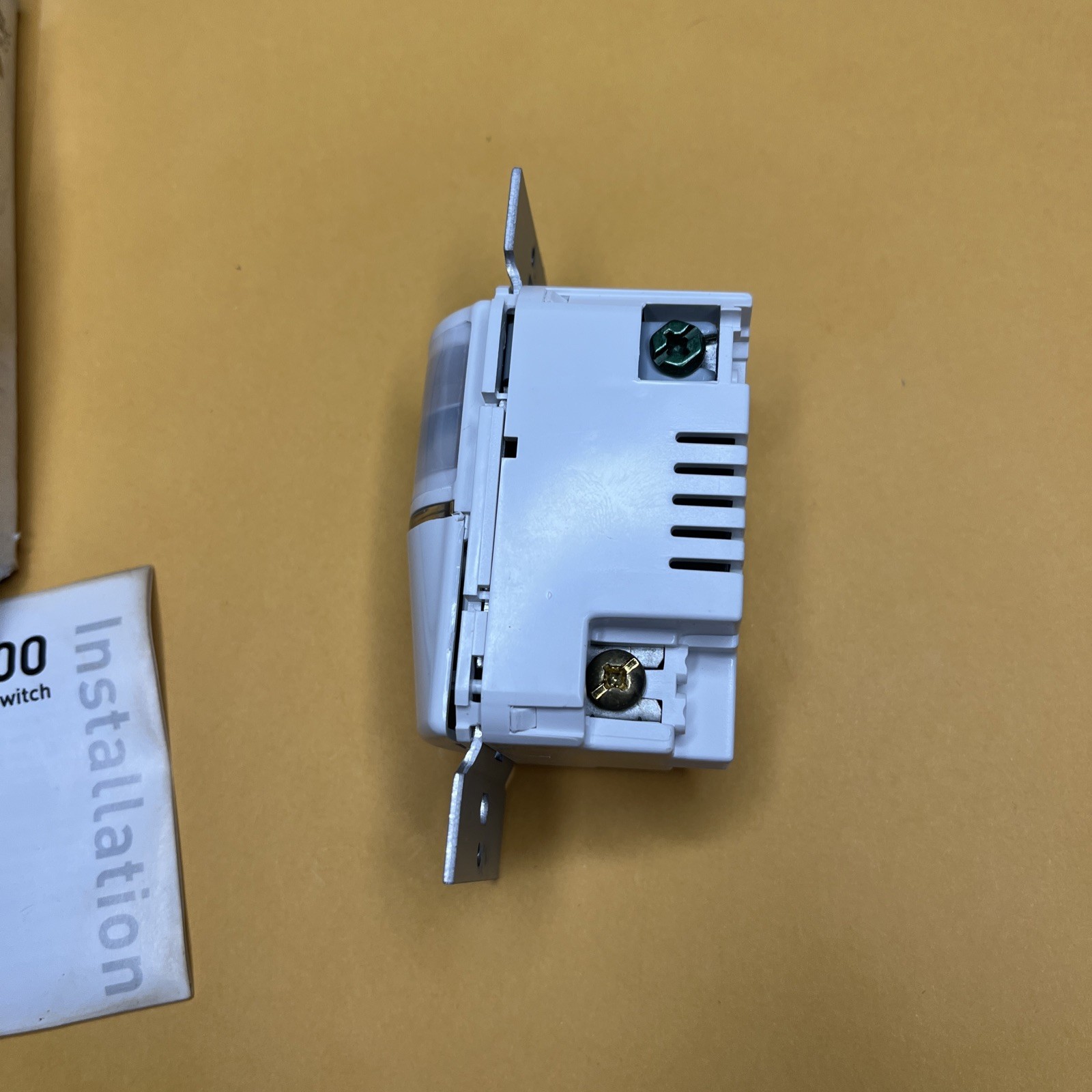 Watt Stopper WS-200-W Passive IR Automated Wall Switch 120-277 VAC 60 Hz White