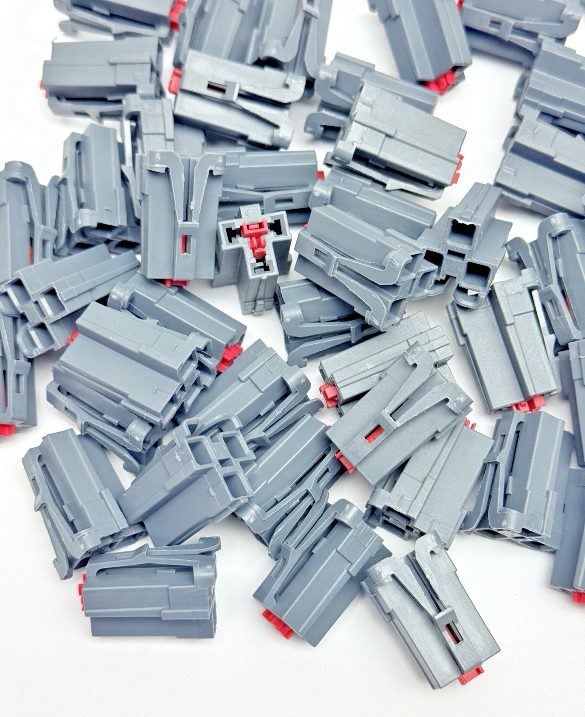 Lot of 50, Automotive Connectors 3 Way Female APEX 2.8 Unsealed Dark Grey