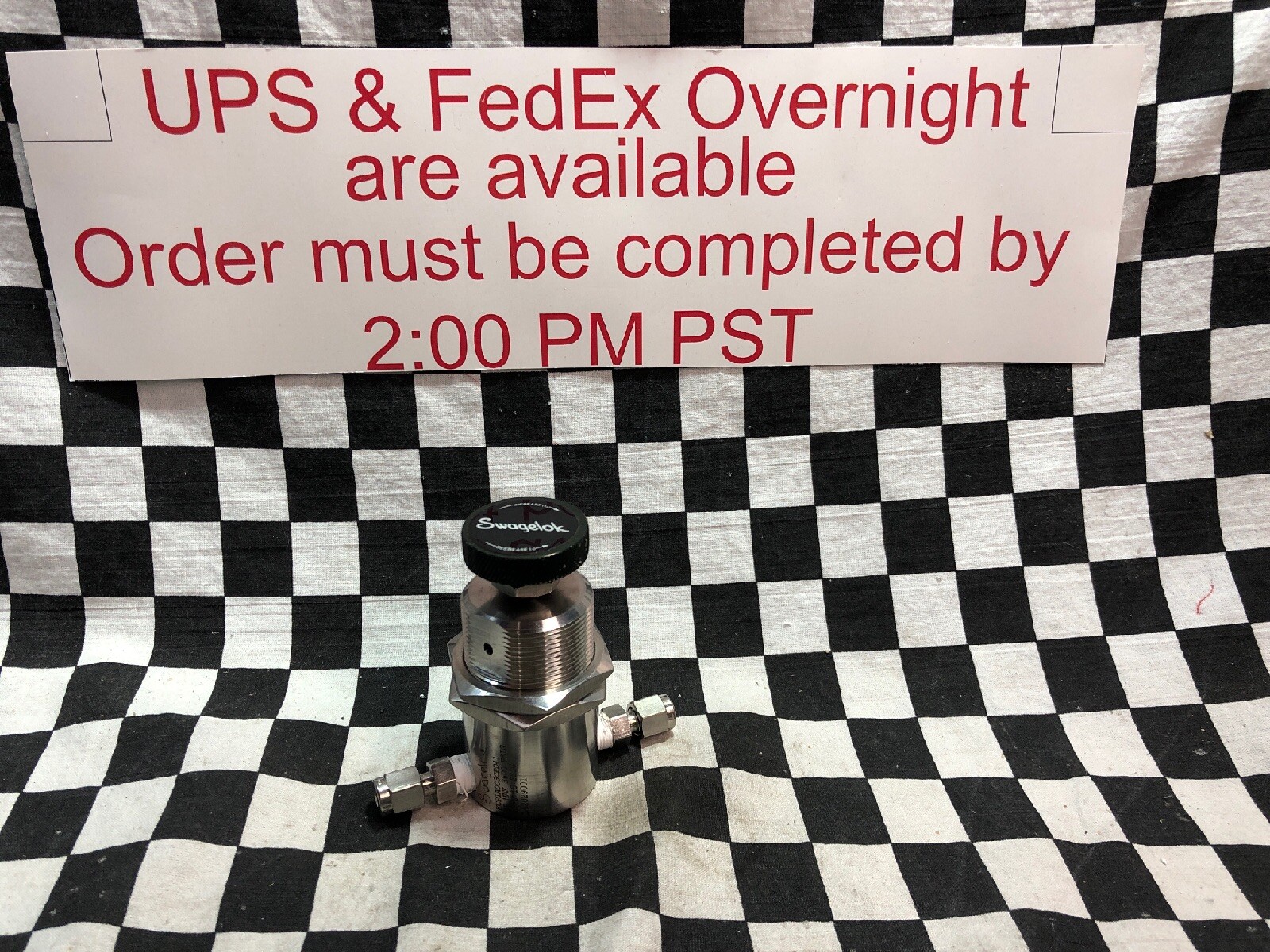 Swagelok Regulator 1/8″ FNPT, KCP1A0C3CPD41 & L42029001 (2x SS-200-1-2 NEW)