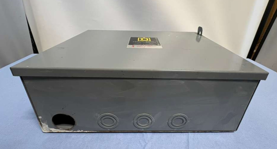 Square D Company Double Throw Not Fusible Safety Switch Indoor Enclosure 92452