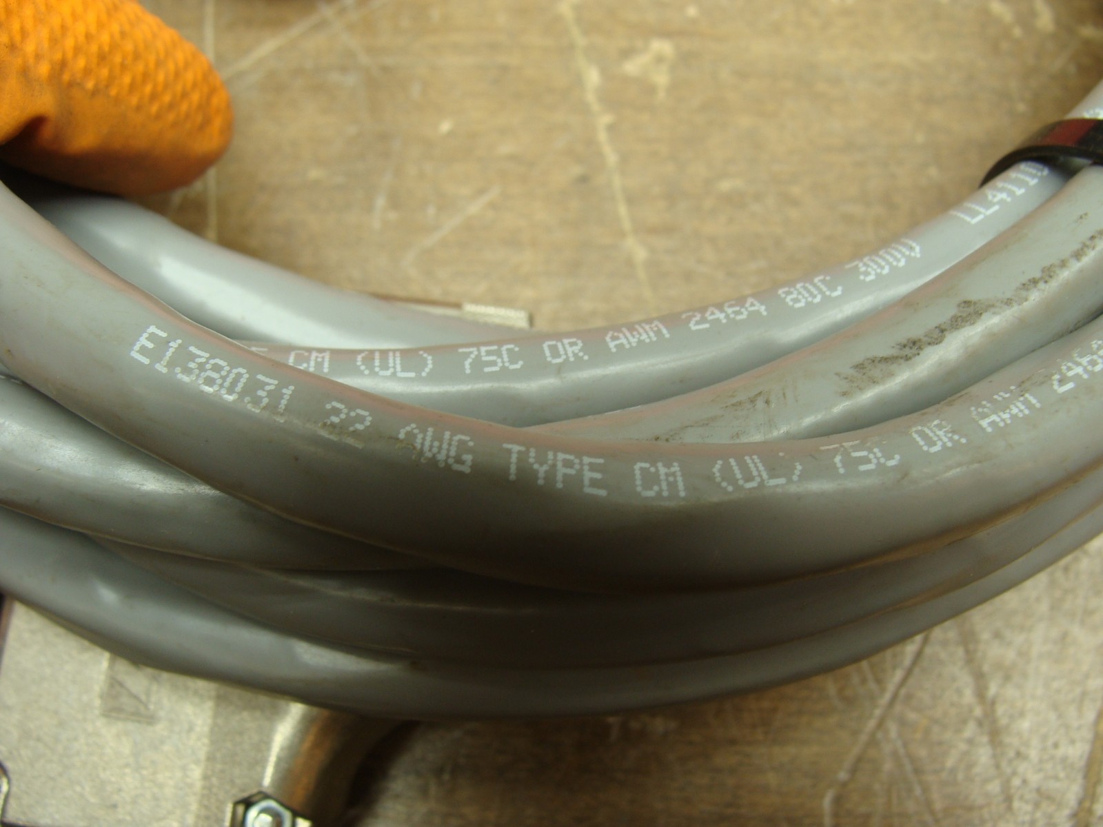 AMP DATA CABLE 37 PIN E138031 TYPE CM AWM 22 AWG 2464 15 FEET LONG