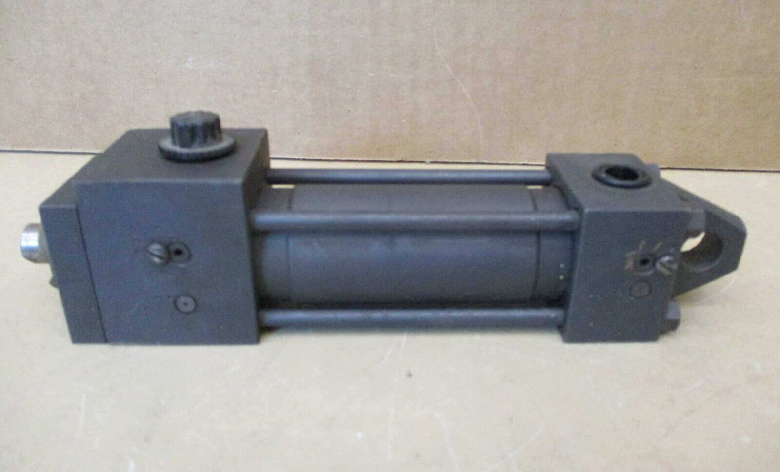 Parker Fluidpower Cylinder 01.00 CBB 2ANUS19MC 2.000 250 PSI AIR 1062OMF