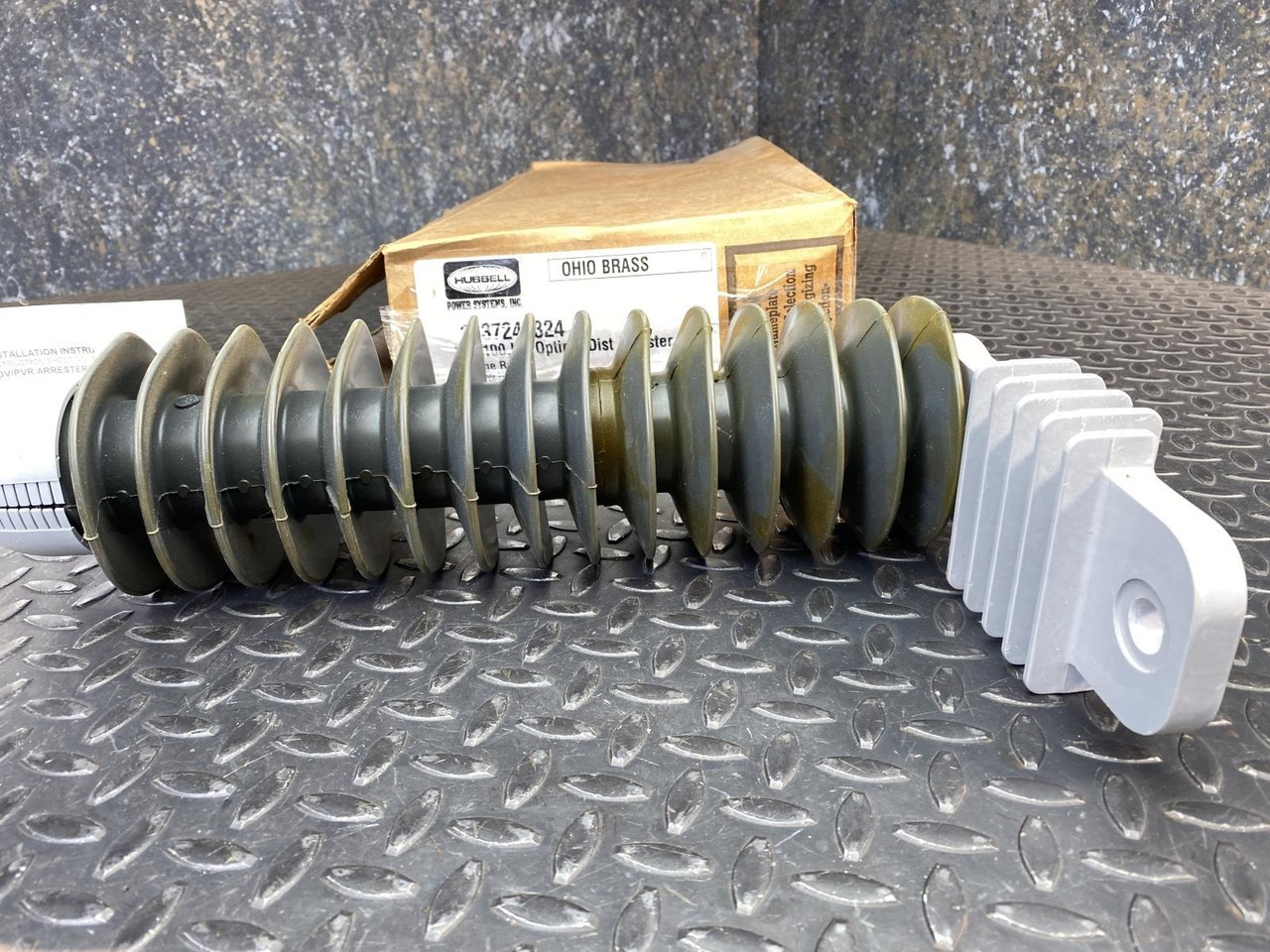 Hubbell PDV100 HD Optima Distribution Arrester 24.4 kV MCOV