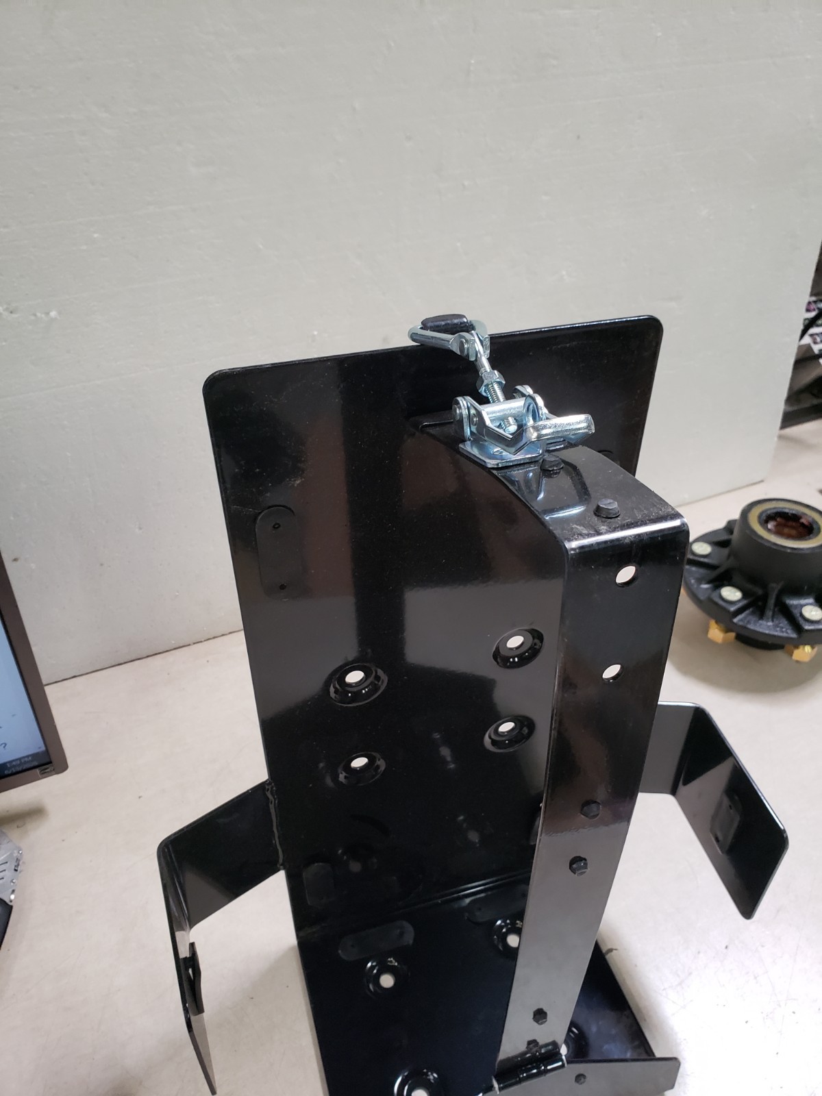 Wavian JC0020HV Gas Can Holder, Steel, Black, Not Applicable Dia.