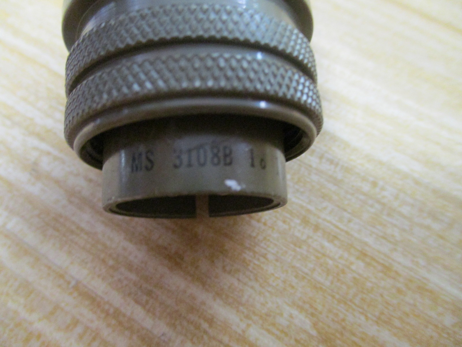 Amphenol M3108B18-10P Connector M3108B1810P