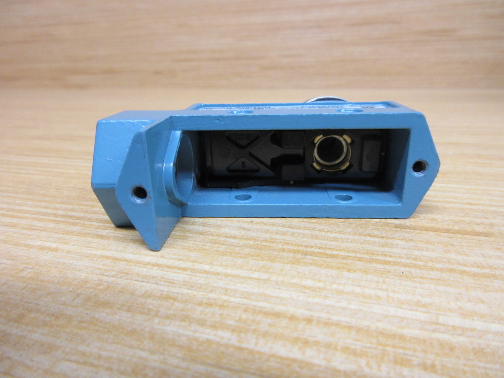 Micro Switch BZE6-2RN Limit Switch BZE62RN Operator Only