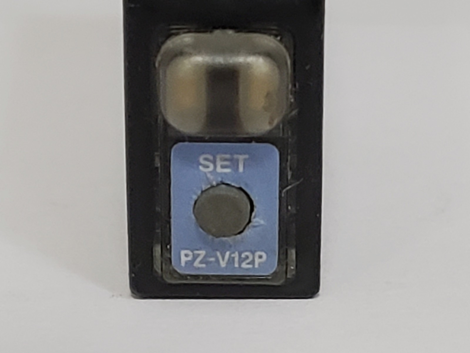 KEYENCE PZ-V12P PHOTOELECTRIC SENSOR REFLECTIVE PNP 12-24VDC