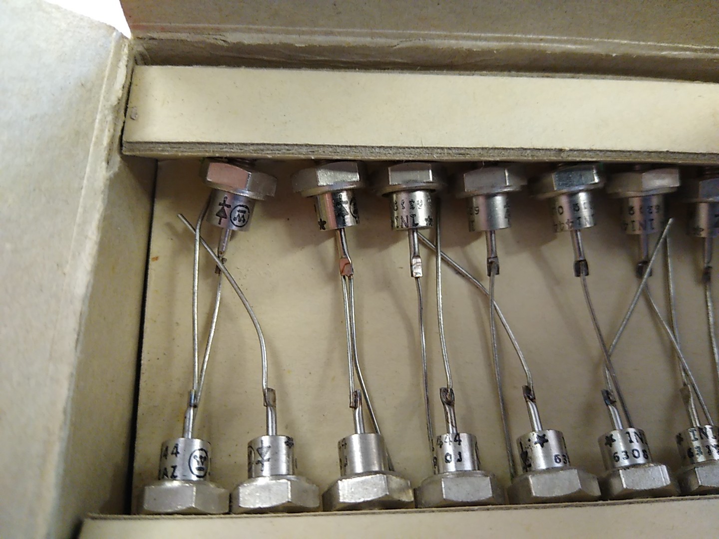 Lot of 30 NEW OLD STOCK! WESTINGHOUSE SEMICONDUCTORS 508C305H20 1N1444 303 N.O.S