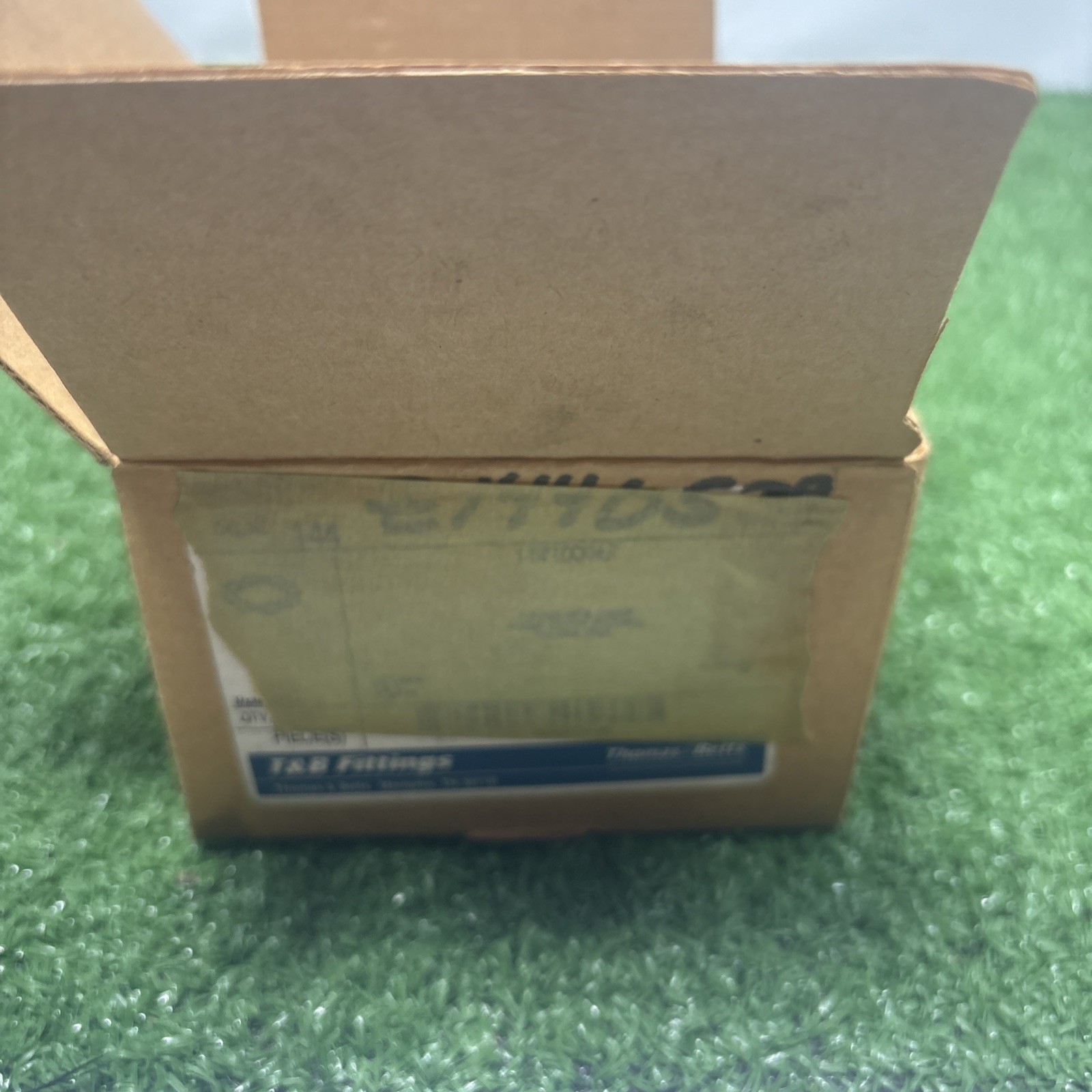 Thomas & Betts 144 1-1/4″ Steel Locknut BOX OF 50