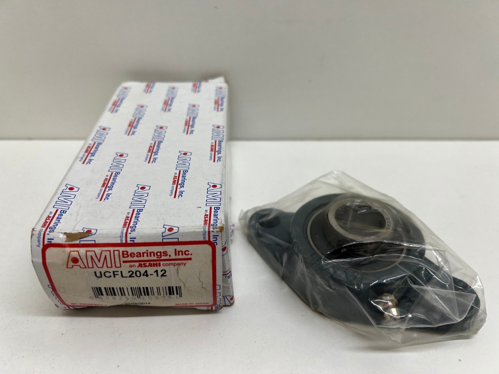 NEW OLD STOCK! AMI BEARING 2-BOLT FLANGE BEARING UCFL204-12