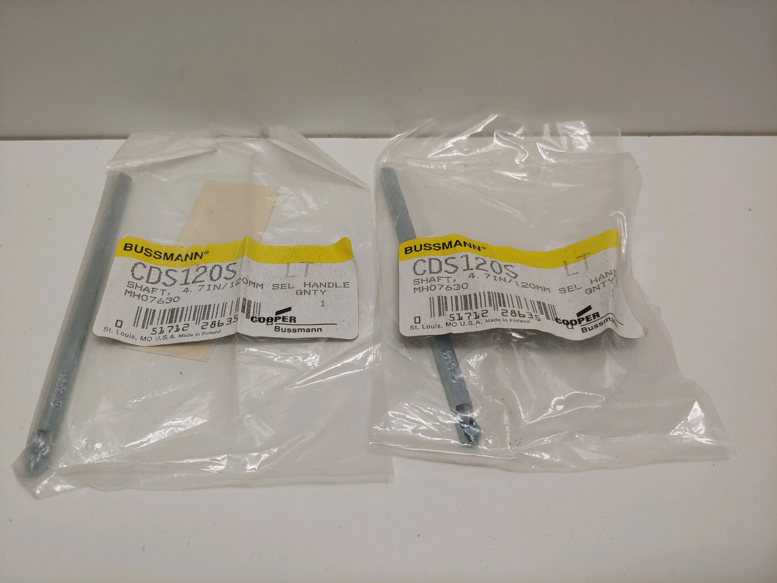 LOT OF 2 NEW OLD STOCK! BUSSMANN 4.7″/120MM SWITCH SELECTOR SHAFTS CDS120S