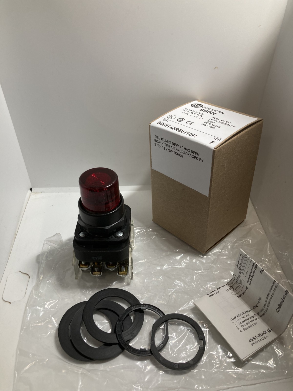 ALLEN BRADLEY 800H-QRBH10R PUSHBUTTON FULL V LED RED 1NO/1NC 120V SER F NIB